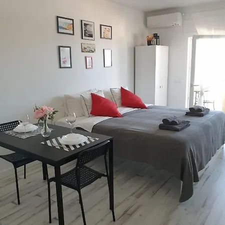 Ocean View 3 Apartment *